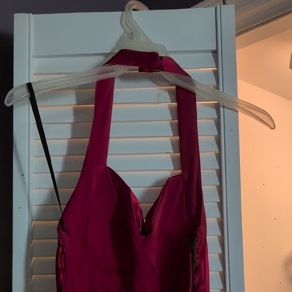 Blondie Nites Red Halter Evening Dress - Picture 7 of 16